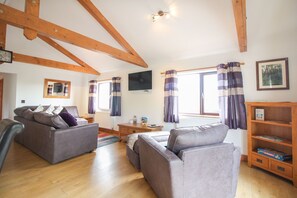 Cottage | Living area - Broadbeach Cottage (Redruth)