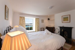Room - Camellia Cottage (Truro)
