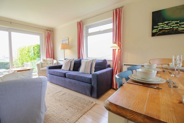 Cottage | Living area | Fireplace - Chupra (Truro)