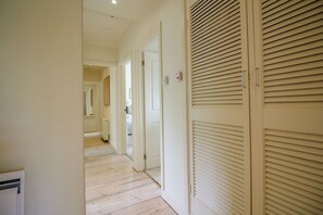 Cottage | Hallway - Chupra (Truro)