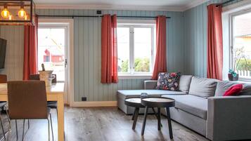 Iron/ironing board, cribs/infant beds, free WiFi