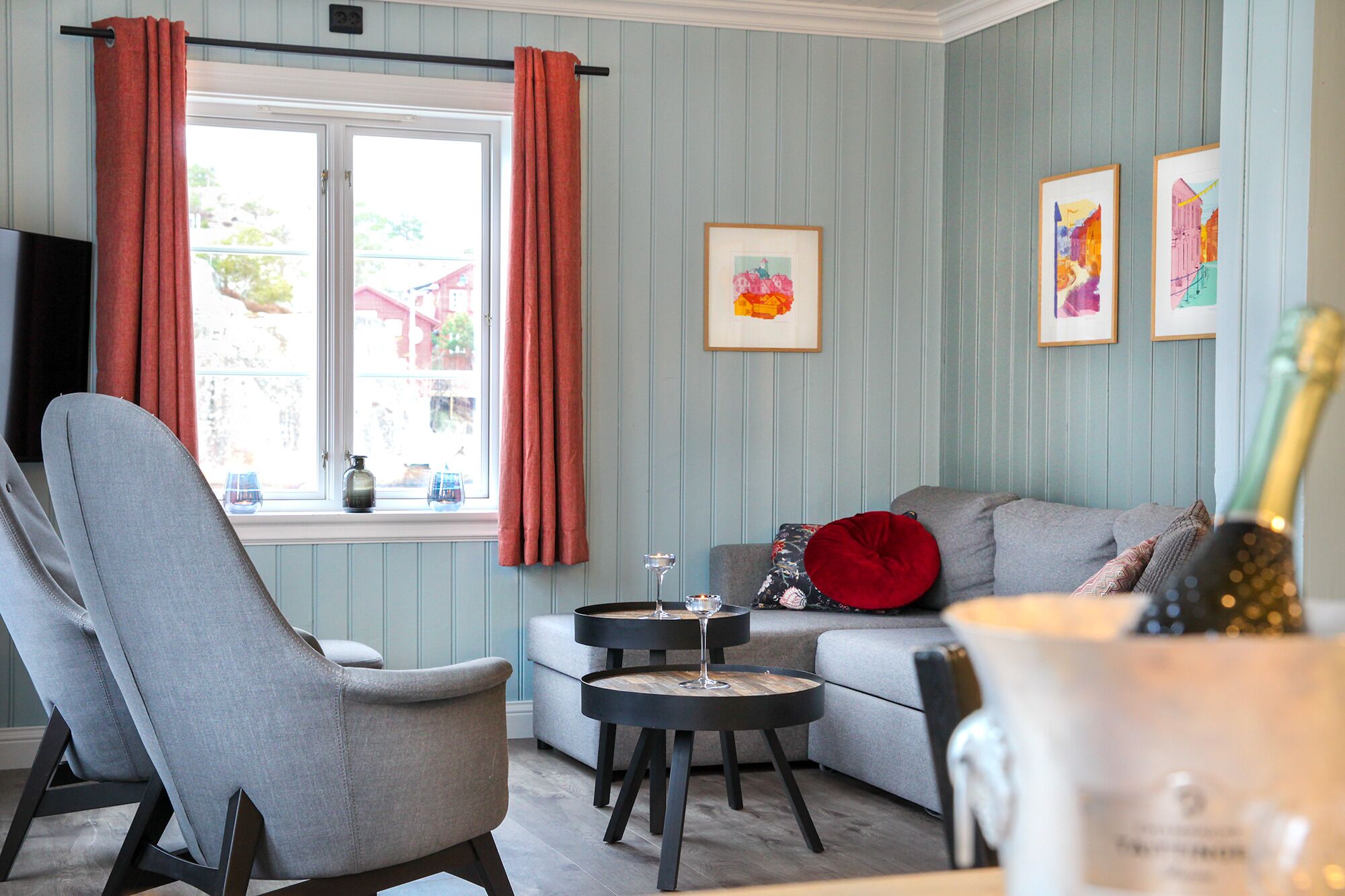 iron/ironing board, cots/infant beds, free wifi