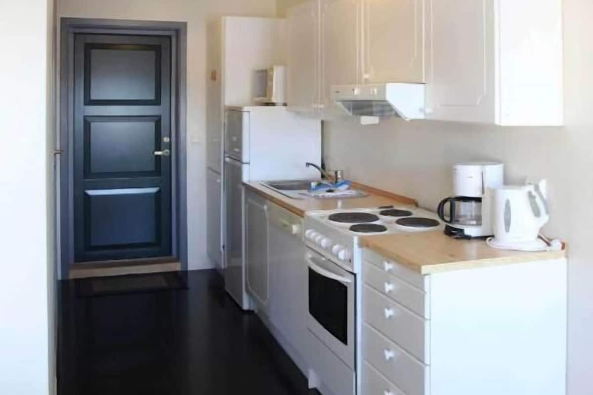 suite, non smoking, sea view | private kitchen | cookware/dishes/utensils