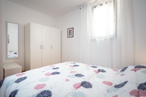 Wifi gratis y ropa de cama 