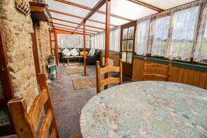 Ruokailu omassa huoneessa