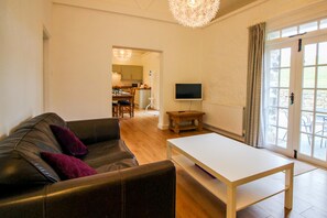 Living area - Mohun Cottage (Helston)