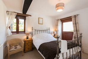 4 bedrooms, free cots/infant beds, free WiFi - Mill House at Goonwinnow (Newquay)