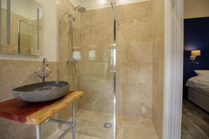 Bathroom - Mulvin Lodge (Helston)