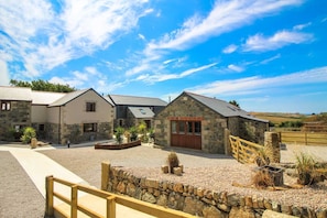 Property grounds - Mulvin Lodge (Helston)