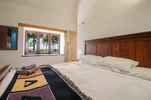 3 bedrooms, free cots/infant beds, free WiFi