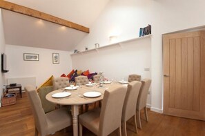 5 chambres, lits bébé (gratuits), Wi-Fi gratuit