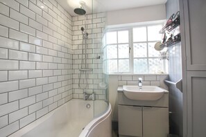 Bathroom - Number 7 (Falmouth)