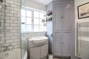 Bathroom - Number 7 (Falmouth)