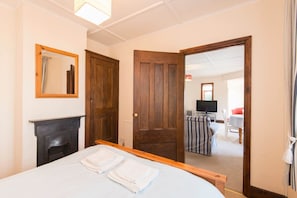 4 habitaciones, cunas gratuitas y wifi gratis