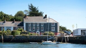 Unclassified image, 3 of 42, button - New Quay Lodge (Falmouth)