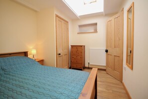 2 عدّة غرف نوم وأسرّة أطفال/رضّع (مجانًا) وواي فاي مجانًا