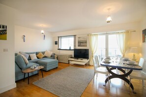 Living area - Ocean One 9 (Newquay)