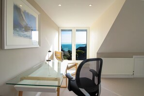 4 개의 침실, 무료 WiFi