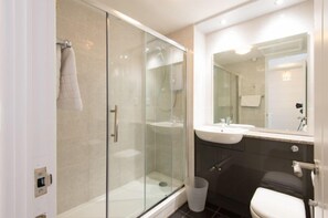 Bathroom - Pennasville 18 (Newquay)