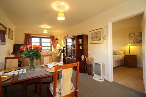 In-room dining - Orchard View (Hayle)