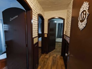 Familie appartement | Een minibar, een kluis op de kamer, verduisterende gordijnen