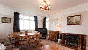Living area - Penhalt Farm Apartment (Bude)
