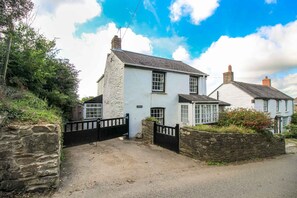 Mặt tiền nơi lưu trú