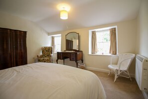 2 bedrooms, free cribs/infant beds, free WiFi - Pennine (Truro)