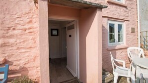 Unclassified image, 5 of 32, button - Pink Cottage (Truro)
