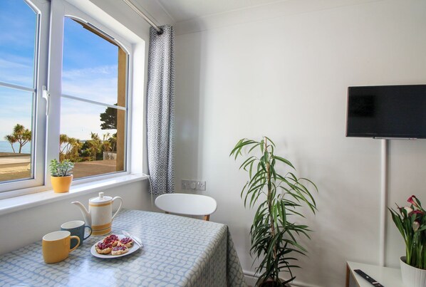 1 bedroom, free cribs/infant beds - Pipit (Falmouth)