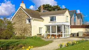 Unclassified image, 4 of 42, button - Quince Cottage, Pendower (Truro)