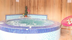 Bain à remous extérieur