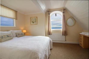 2 bedrooms, free cots/infant beds, free WiFi