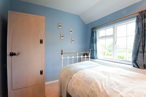 3 bedrooms, free cots/infant beds, free WiFi