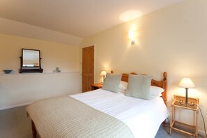 3 bedrooms, free cots/infant beds, free WiFi