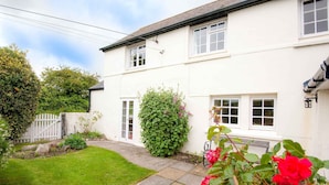 Front of property - Post Box Cottage (Truro)
