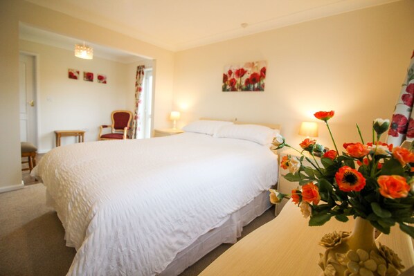2 bedrooms, free cots/infant beds, free WiFi - Robin Cottage (Truro)
