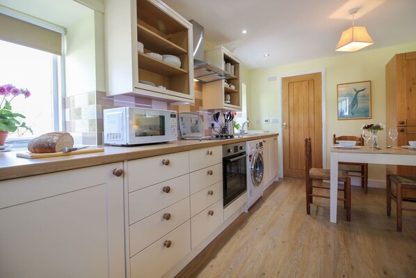 High chair, cookware/dishes/utensils