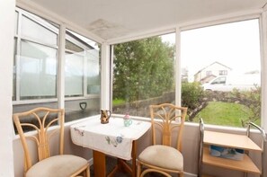 2 bedrooms, free cots/infant beds