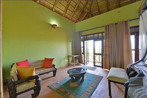 Quarto solteiro luxo, banheira, vista para o parque | Individualmente decorados, individualmente mobiliados, escrivaninha