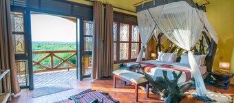 Buffalo Safari Lodge