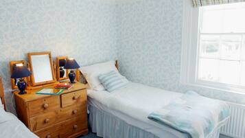 3 Schlafzimmer, kostenlose Babybetten, kostenloses WLAN