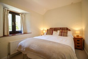 3 bedrooms, free cots/infant beds, free WiFi - Ruby Farm Cottage (Helston)