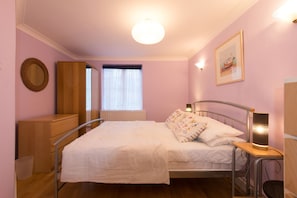 3 bedrooms, free cots/infant beds, free WiFi