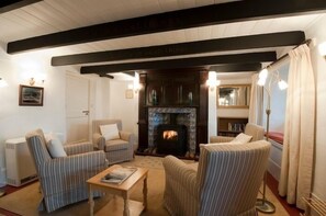 Fireplace - Seacliffe Warren (Truro)