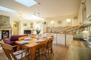 Highchair - Sloe Cottage (Bodmin)