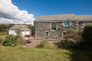 Property grounds - Skyber Lowen (Helston)