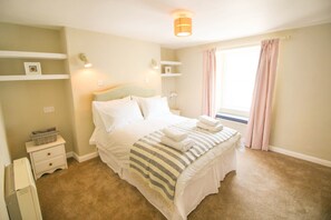 2 bedrooms, free cribs/infant beds, free WiFi