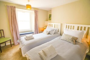 2 phòng ngủ, nôi (giường cho trẻ sơ sinh) miễn phí 