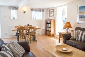 Living area - The Old Cider House (Bude)